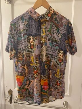 GUESS Men’s Slim Fit Tattoo Printed Hawaiian  Button Down (M)